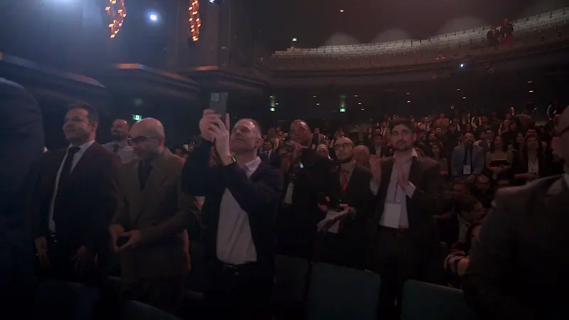 The audience on its feet